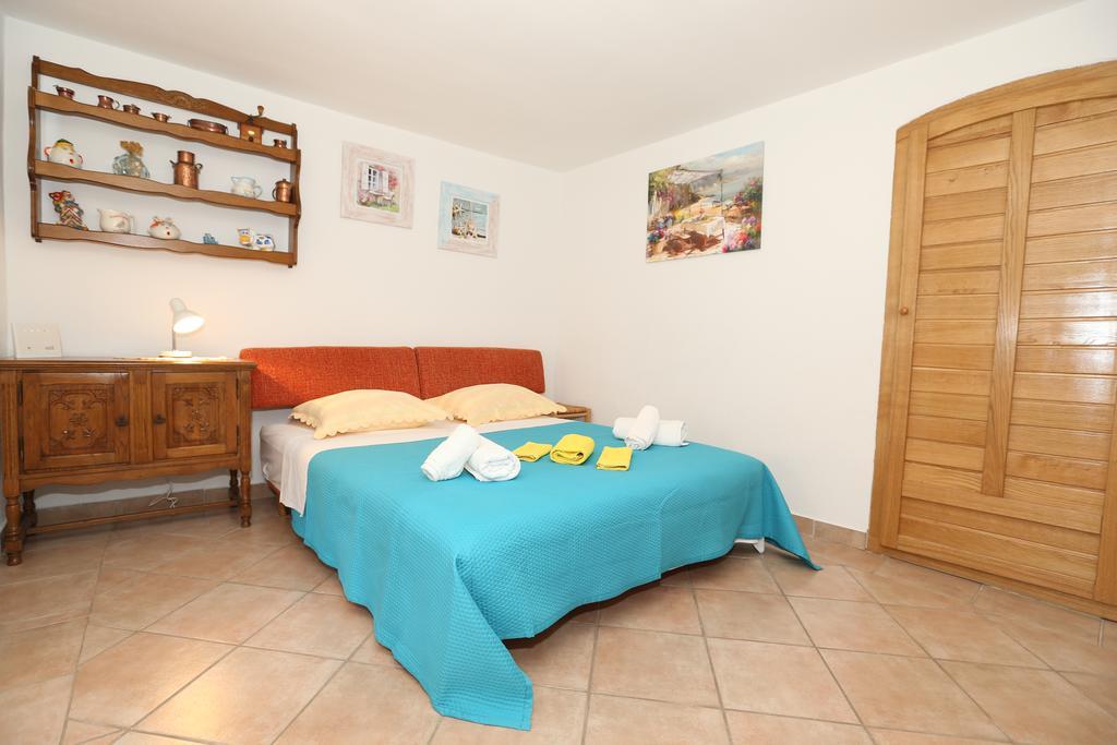 Studio Apartment Tea Baška Buitenkant foto