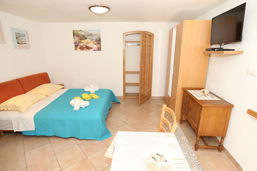 Studio Apartment Tea Baška Buitenkant foto